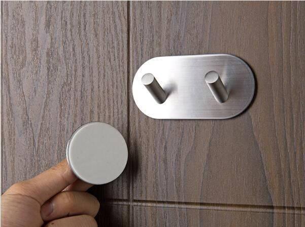 Wholesale Customized Wall Mounted Bathroom Hook Adhesive Hook
